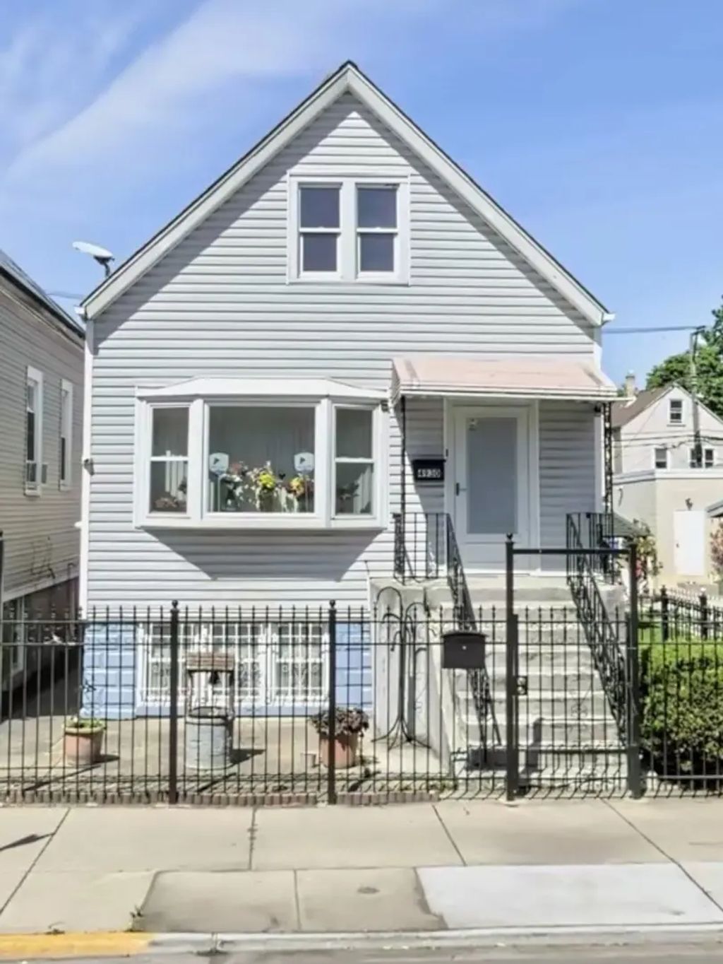 4930 S Damen Avenue, Chicago