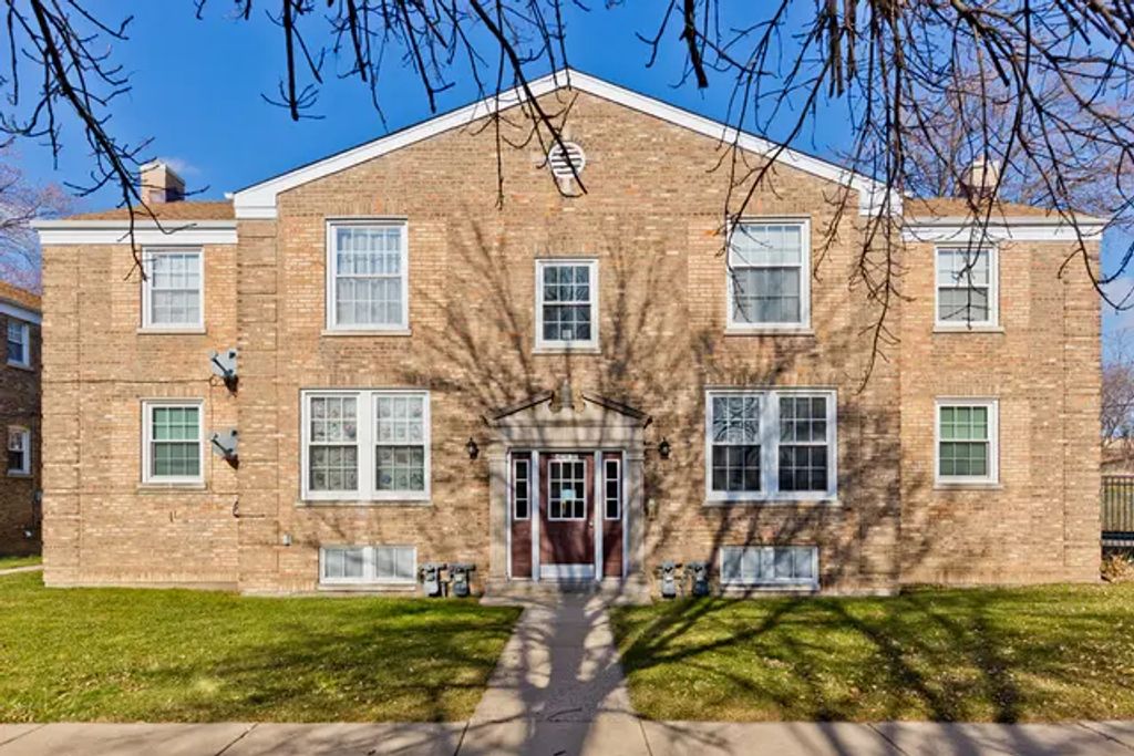 4231 W Nelson Street 2, Chicago