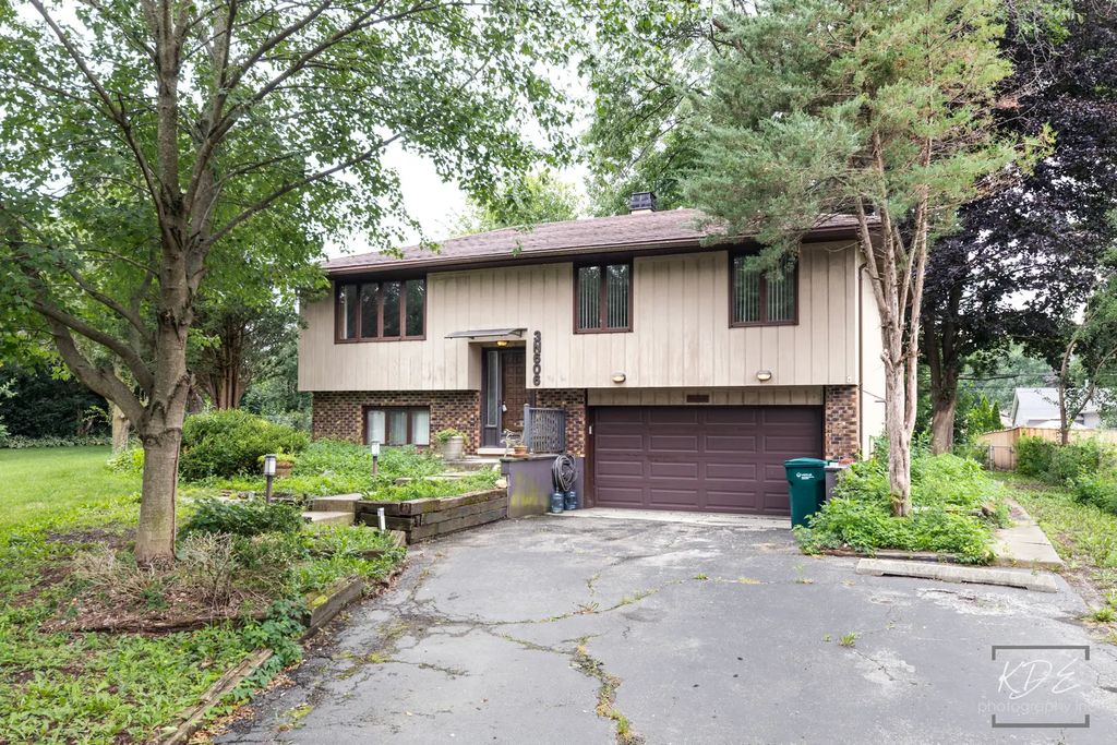 3n606 Locust Avenue, West Chicago