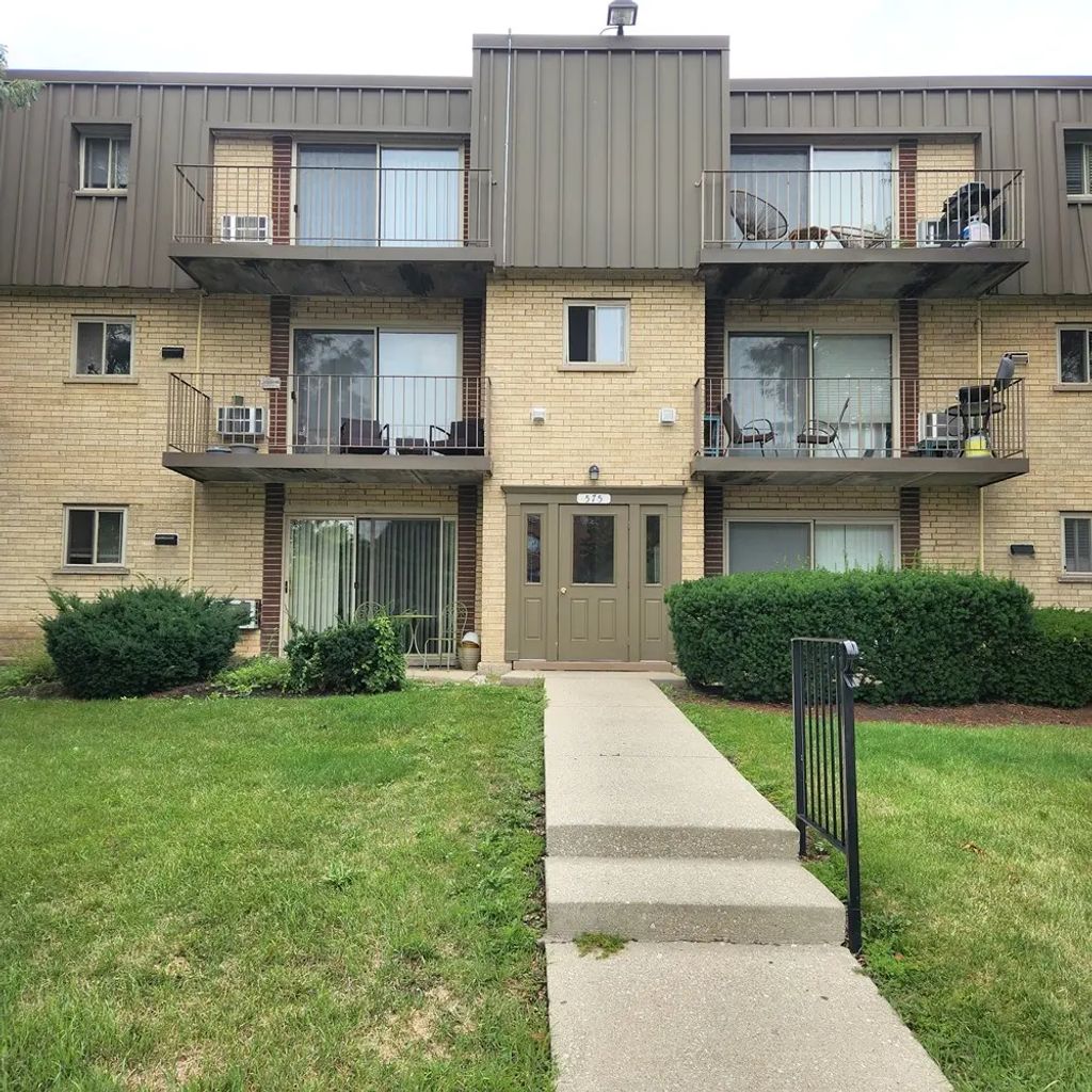 575 Fairway View Drive 1f, Wheeling