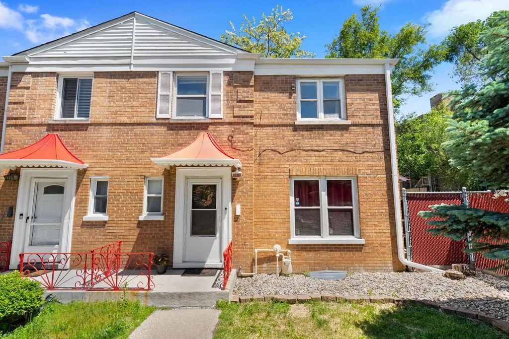 1751 W Chase Avenue, Chicago, 60626