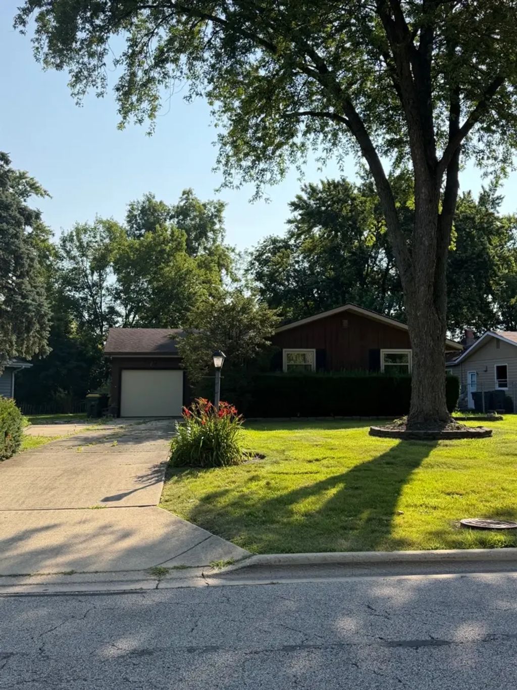 381 N Silverleaf Boulevard, Carol Stream