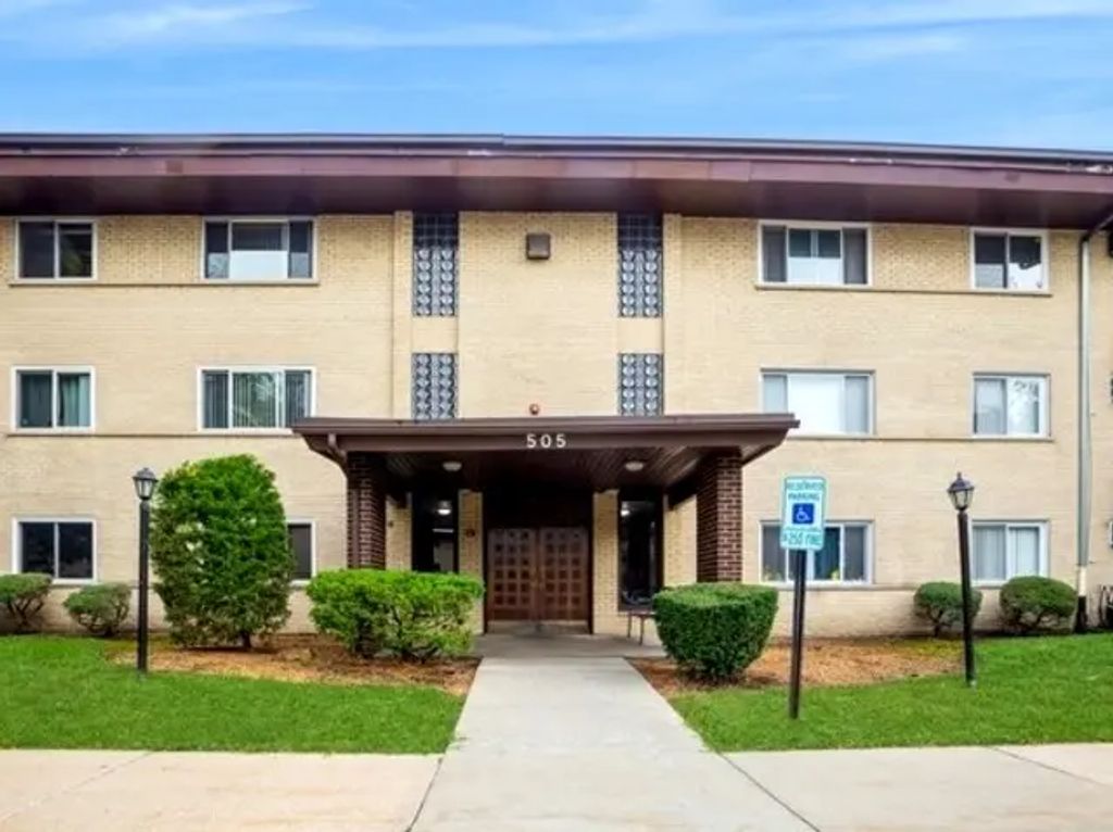 505 S Cleveland Avenue 207, Arlington Heights