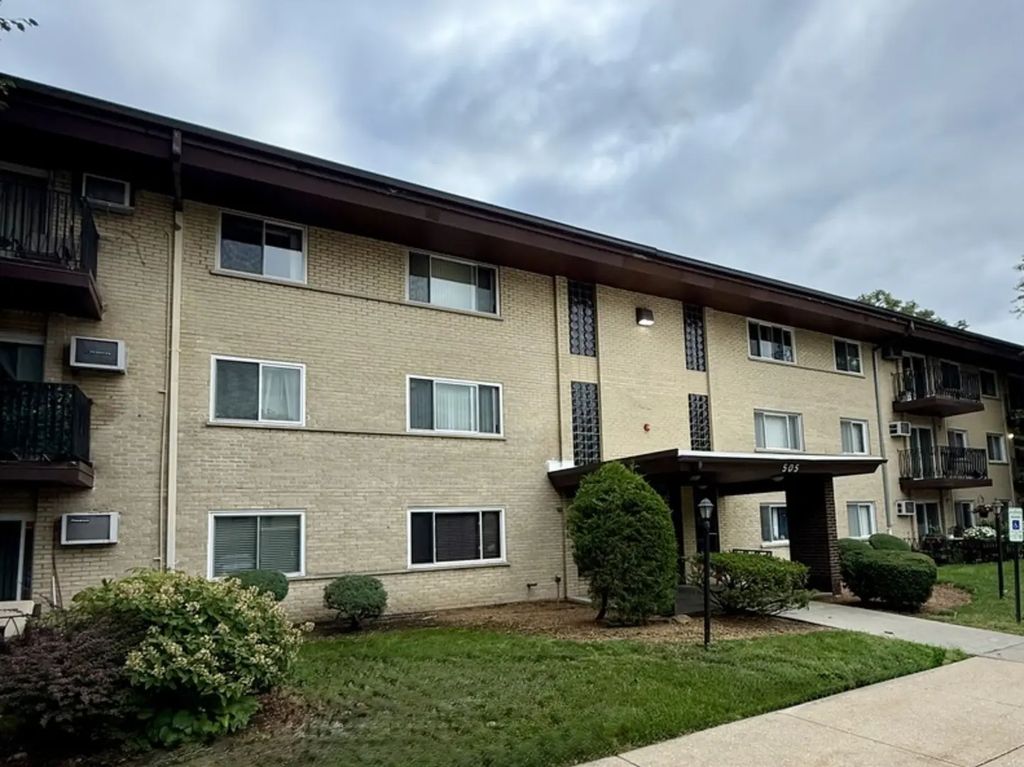 505 S Cleveland Avenue 207, Arlington Heights