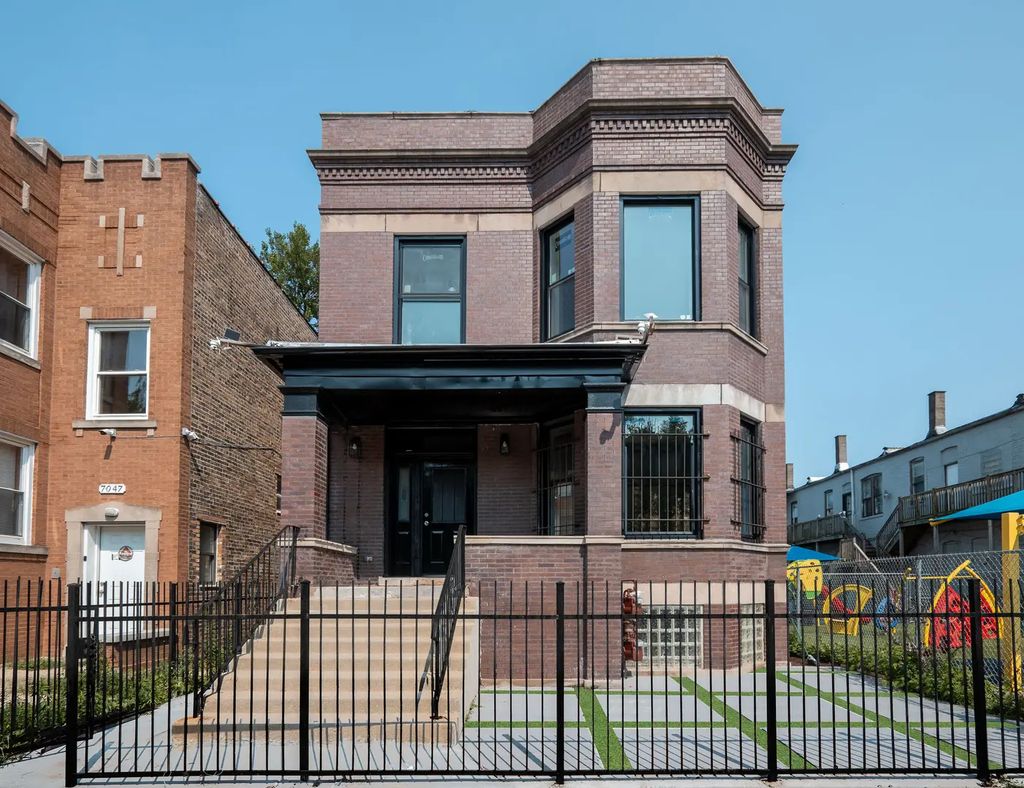 7049 S Vernon Avenue, Chicago