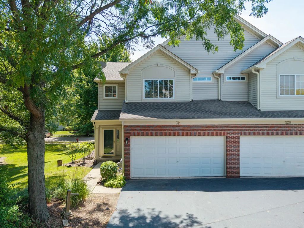 311 Abington Woods Drive, Aurora