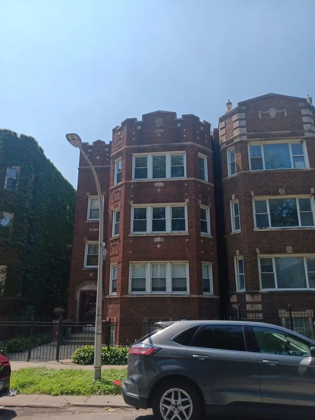 7840 S Essex Avenue, Chicago, 60649