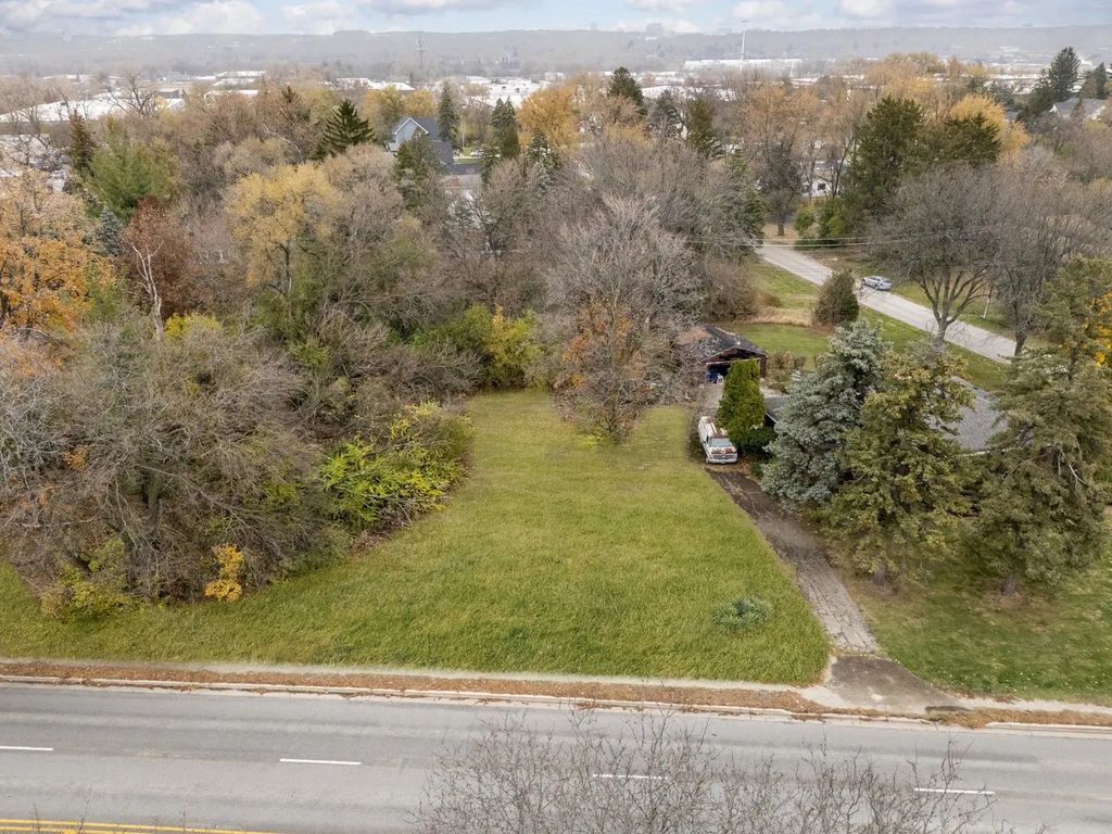 10/11 Maple Avenue, Downers Grove