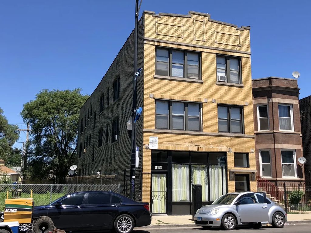 4810 W Armitage Avenue 2f, Chicago
