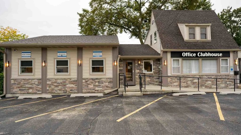 914 & 918 N Lake Street, Mundelein