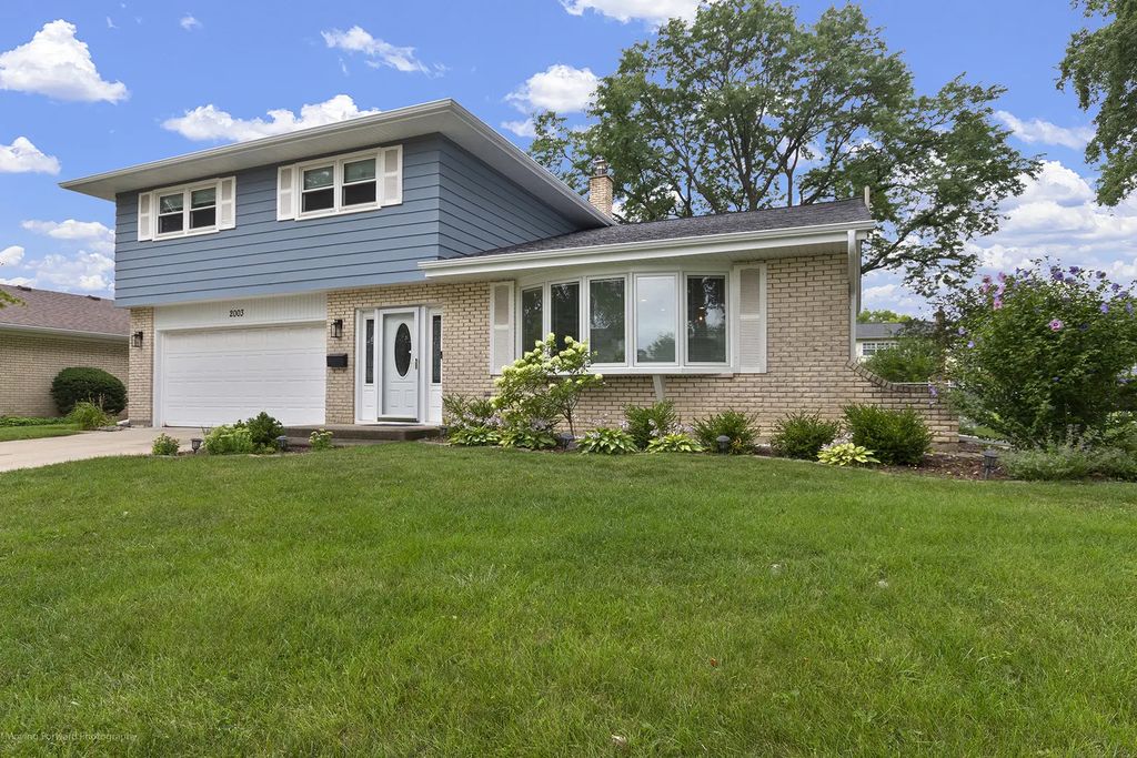 2003 E Lillian Lane, Arlington Heights
