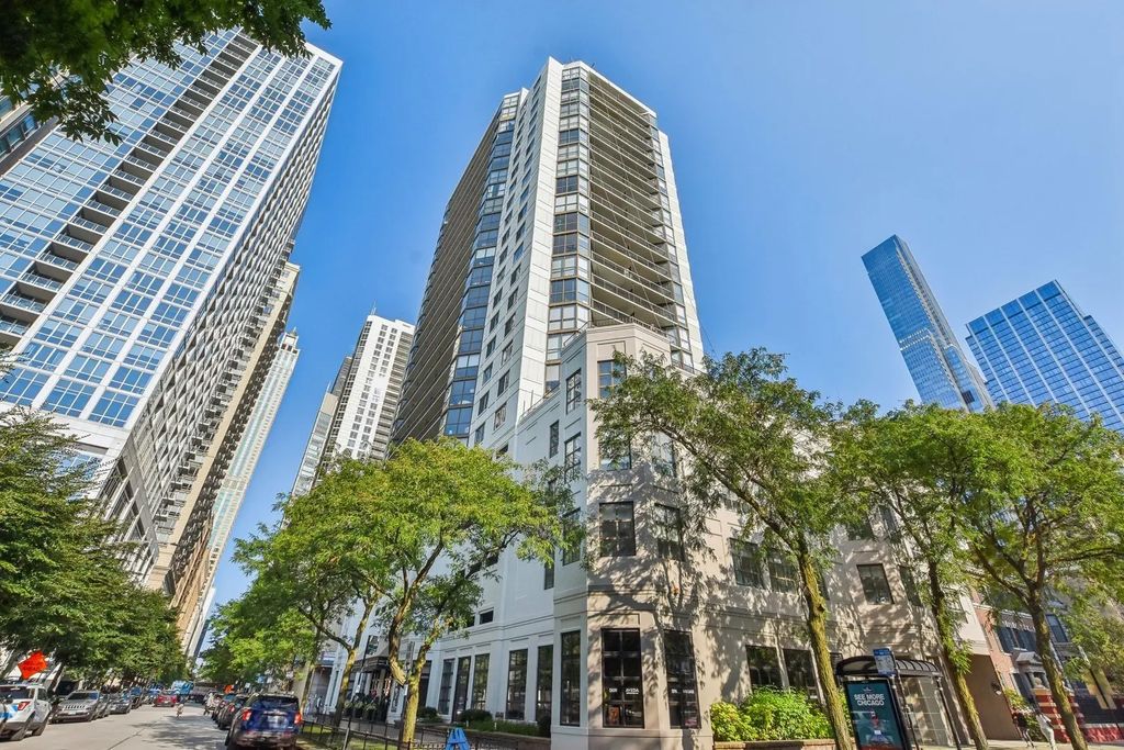 33 W Delaware Place 20g, Chicago