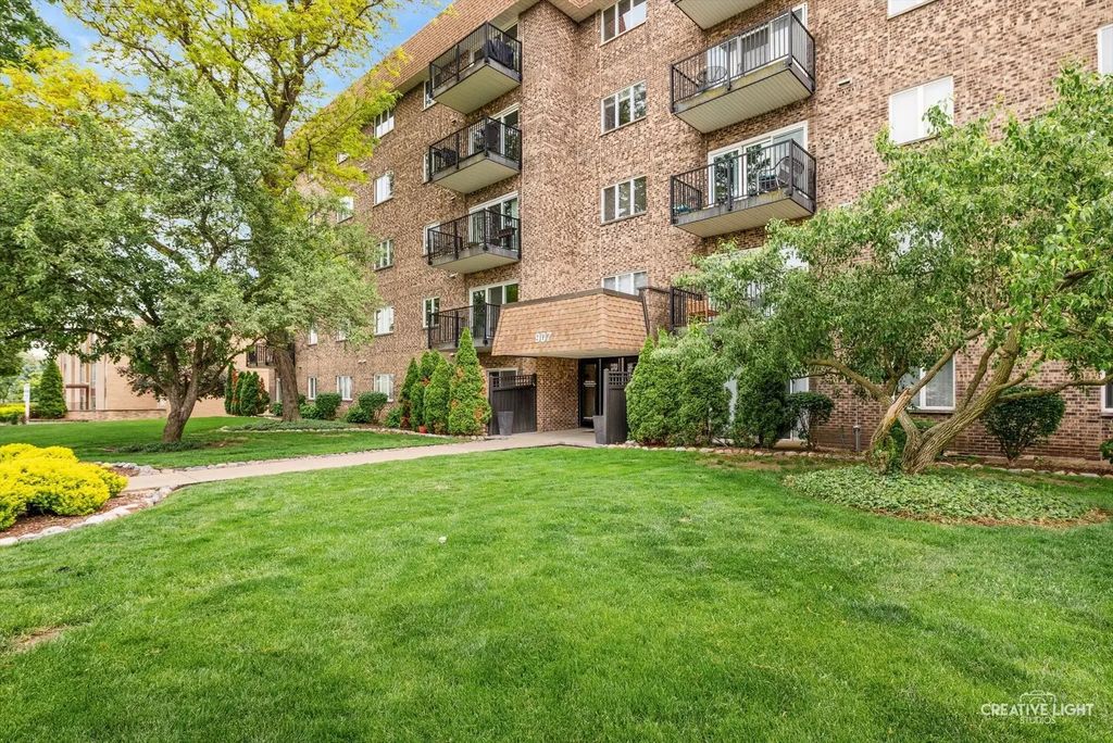 907 Curtiss Street 101, Downers Grove