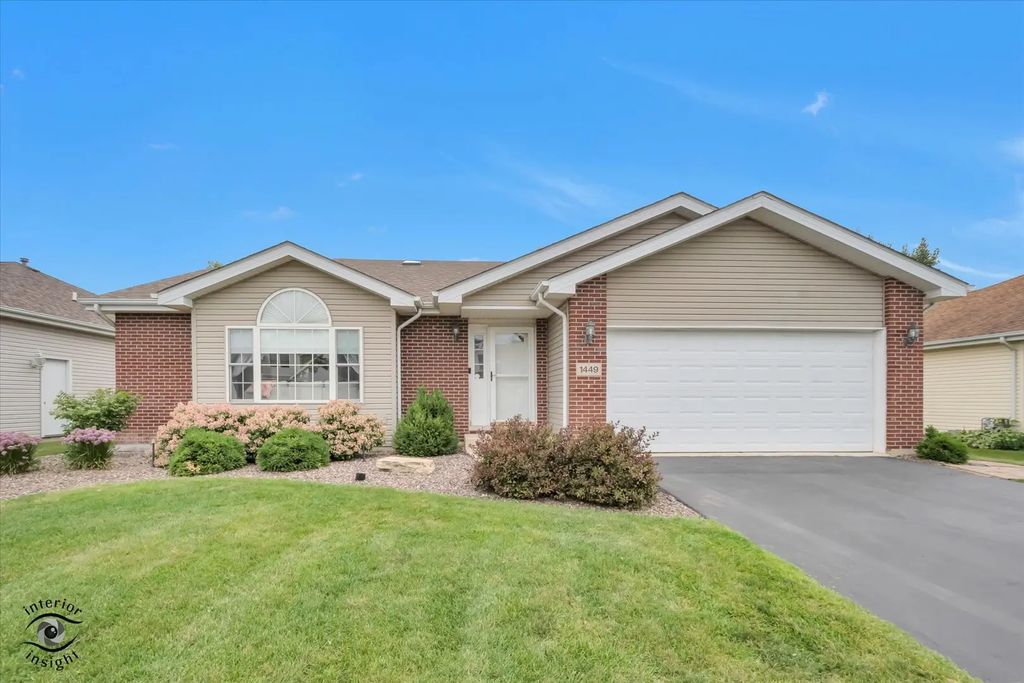 1449 Crooked Creek Drive, Beecher
