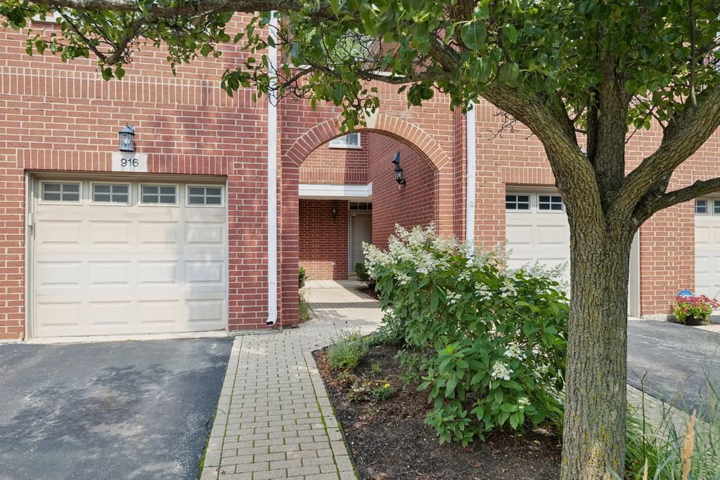 916 Enfield Drive 5-a2, Northbrook, 60062