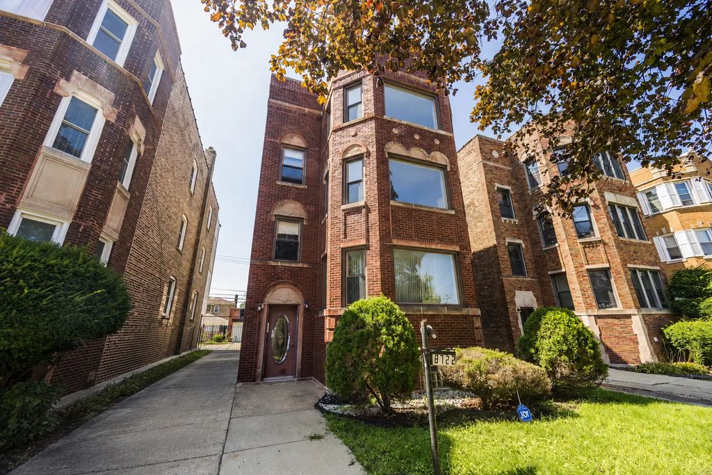 8722 S Harper Avenue, Chicago