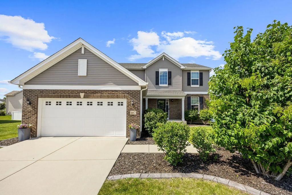 807 High Grove Drive, Minooka