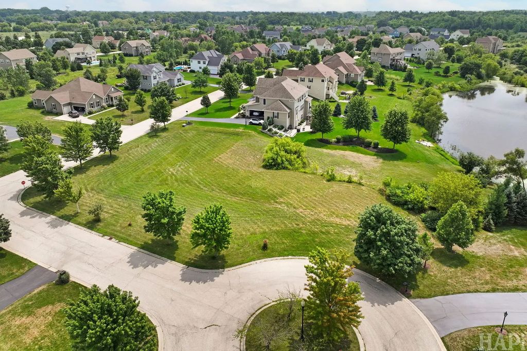 6605 Woodland Hills Drive, Lakewood