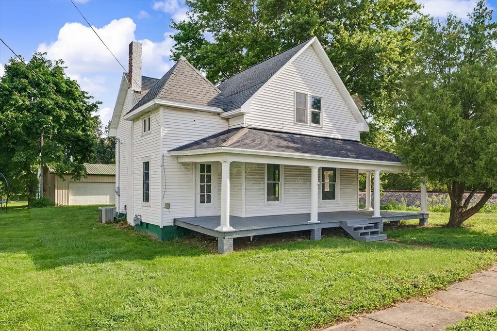 205 E Holloway Street, Bismarck