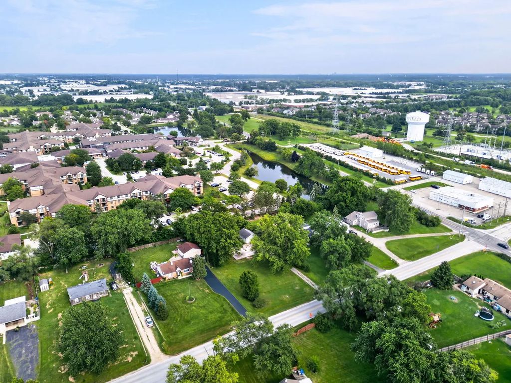 2n075 Pleasant Hill Road, Carol Stream