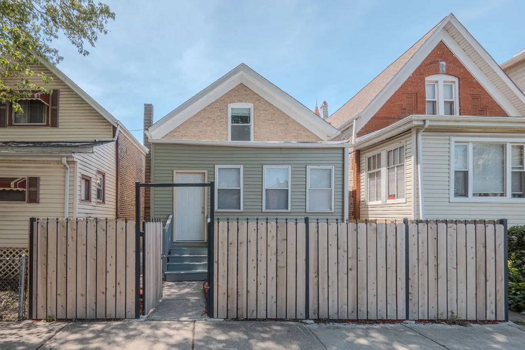 320 S Whipple Street, Chicago