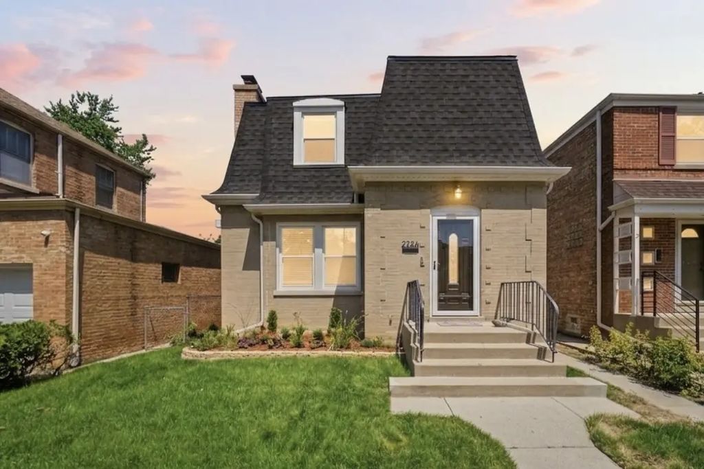 2724 W Jerome Street, Chicago