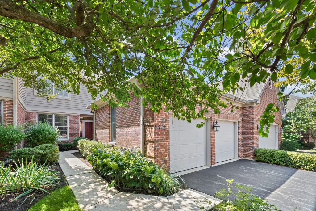 2112 Warrington Court, Glenview, 60026