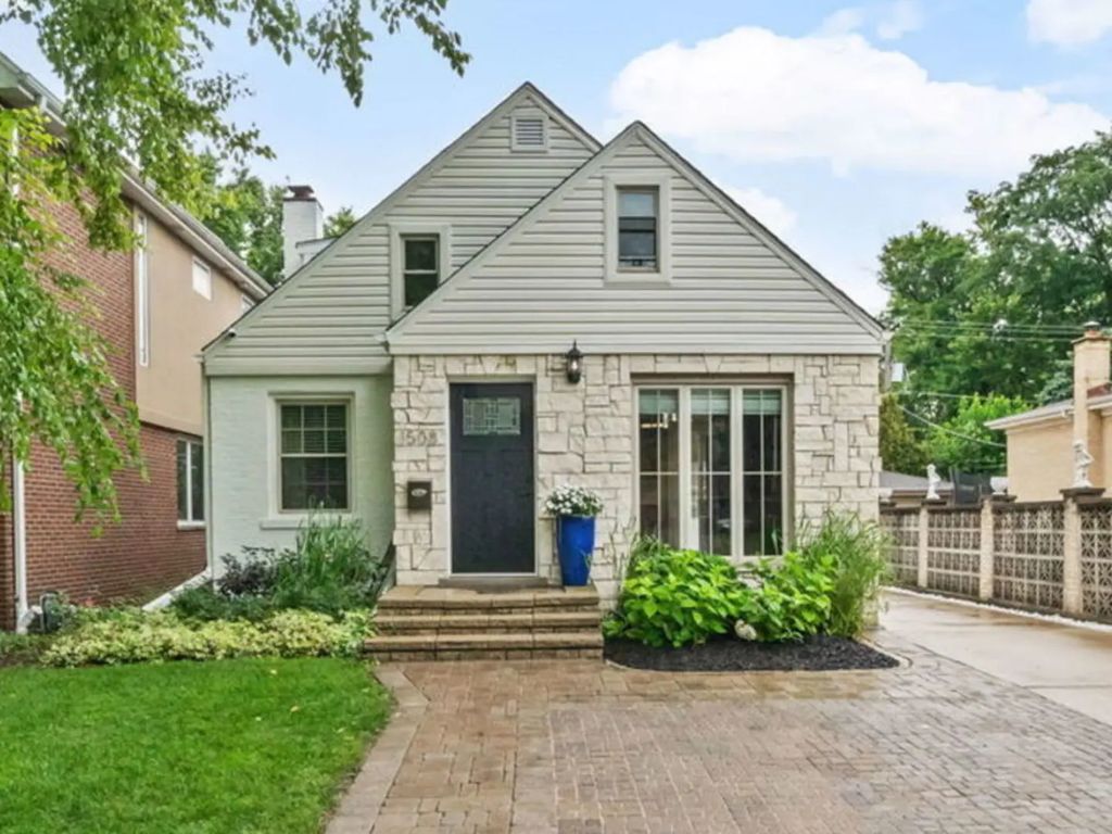 1508 Potter Road, Park Ridge