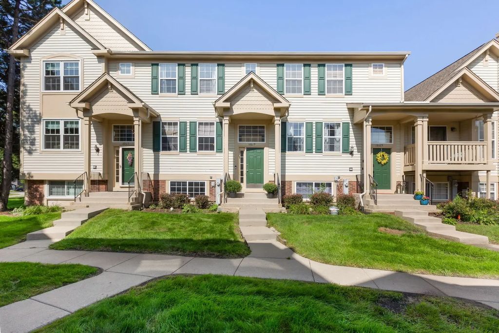 18619 W Sterling Court, Grayslake