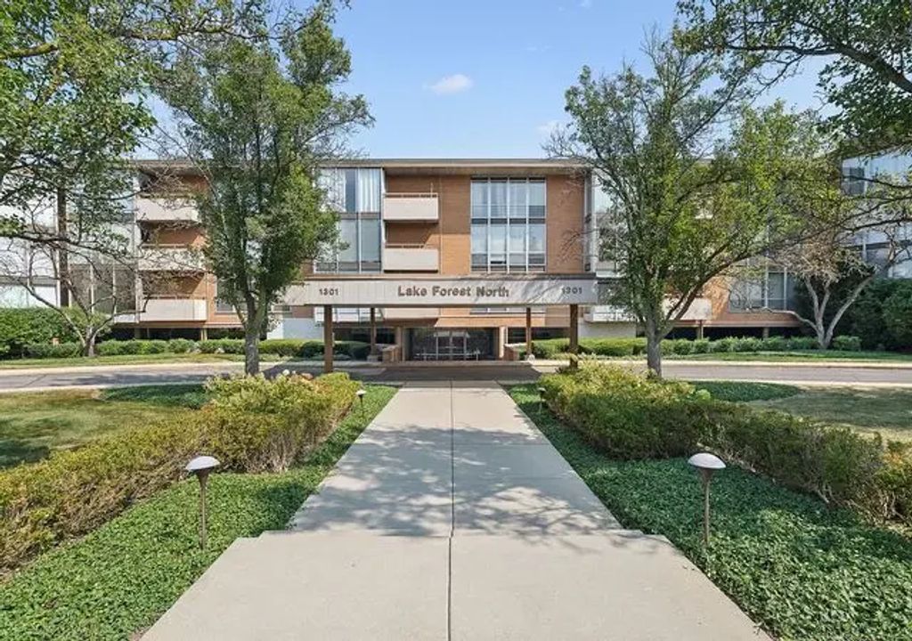 1301 N Western Avenue 332, Lake Forest, 60045
