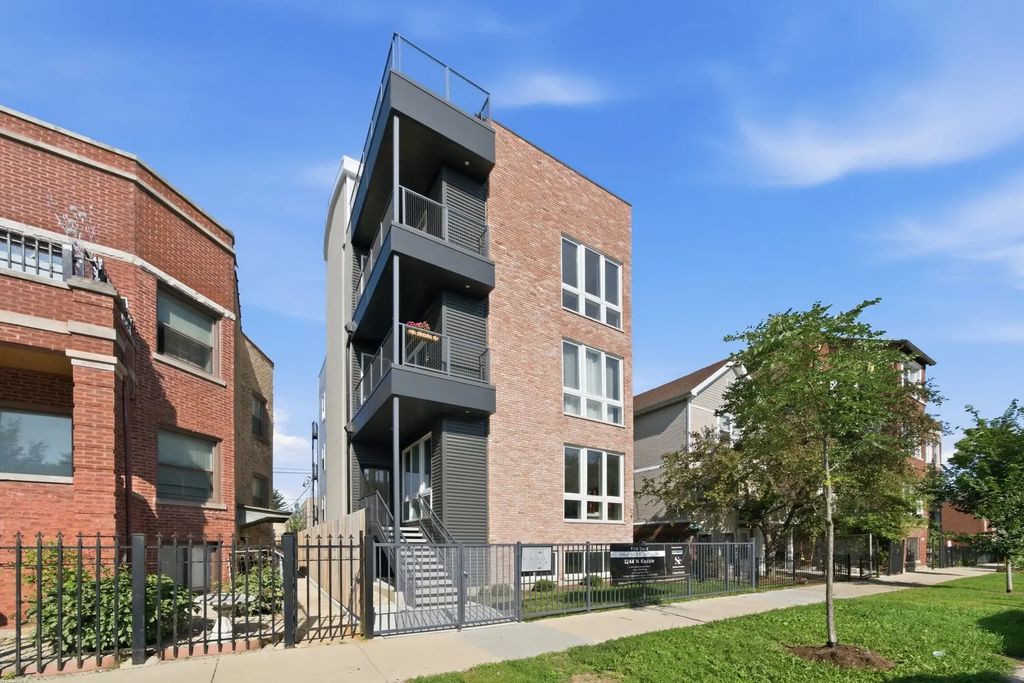 1244 N Kedzie Avenue 1, Chicago, 60651