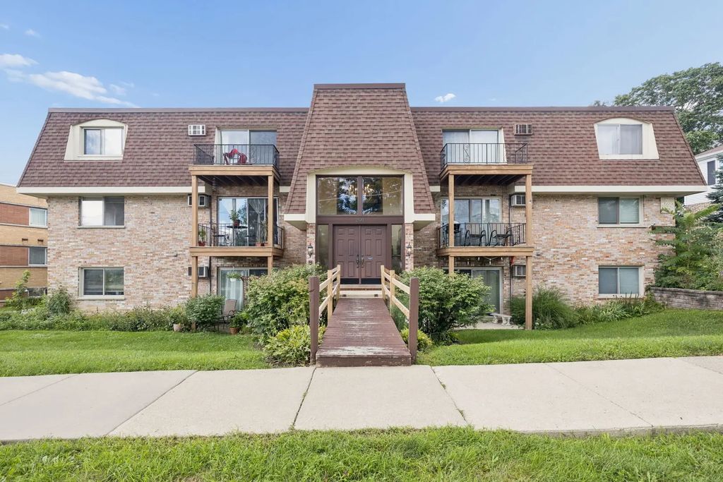 201 N President Street 3c, Wheaton