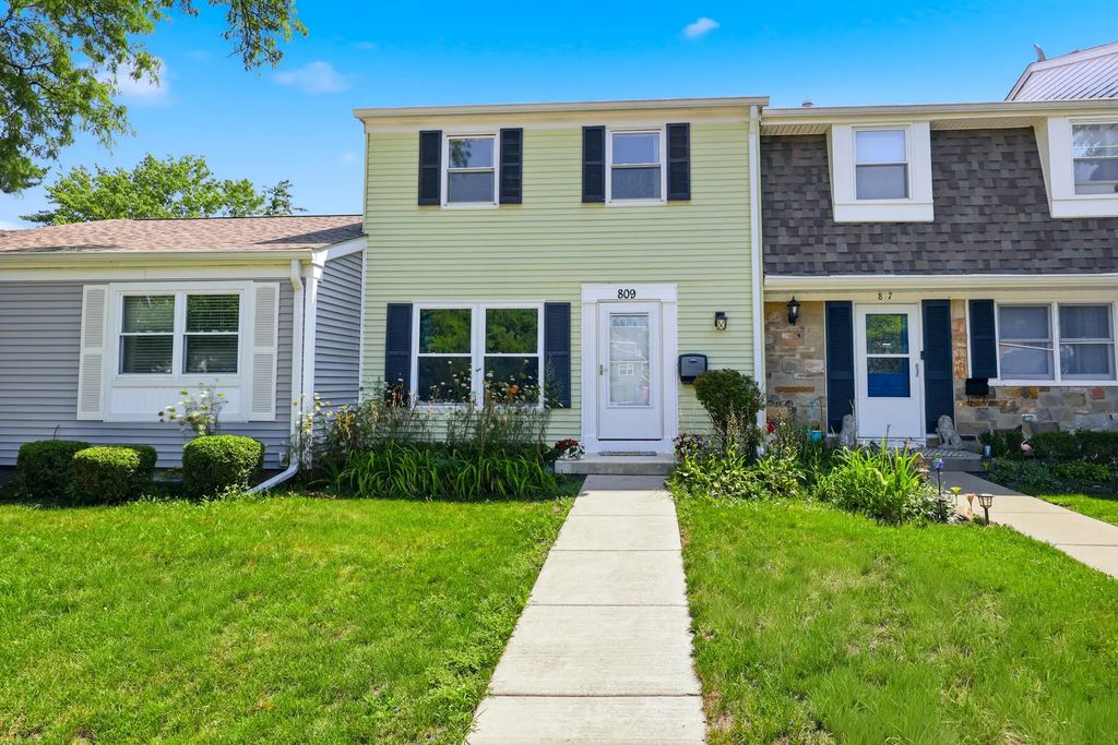 809 Bishop Court, Schaumburg