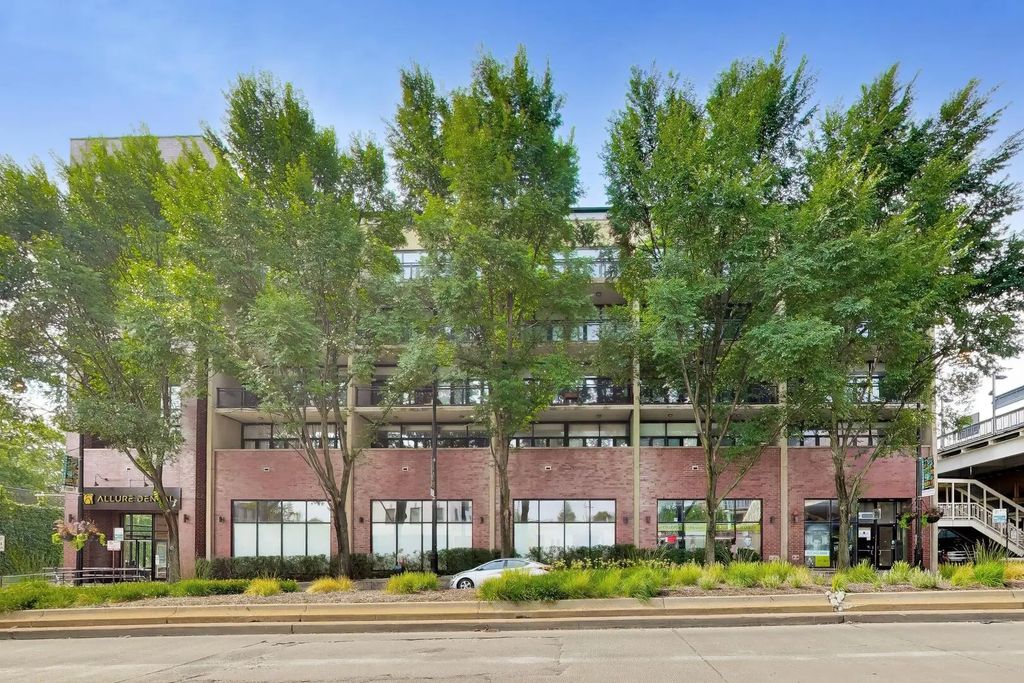 1805 W Irving Park Road, Chicago