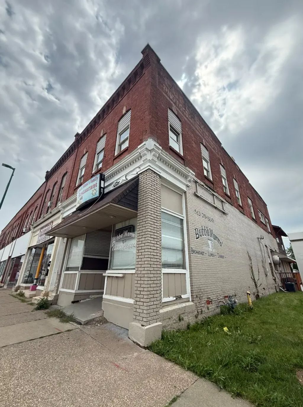 200 S 2nd Street, Clinton