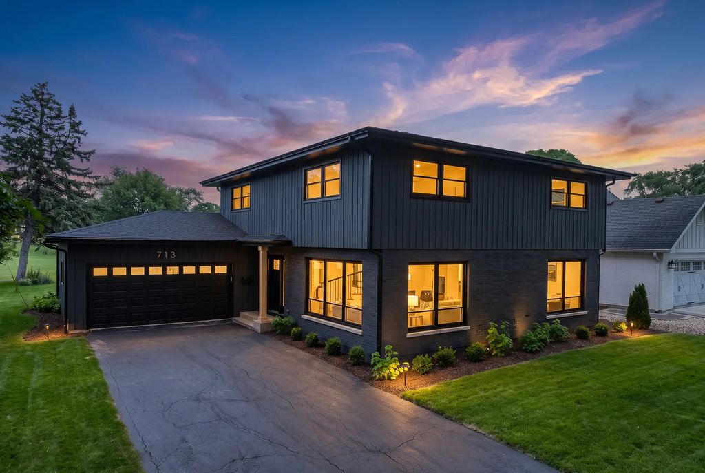 713 Burning Tree Lane, Naperville
