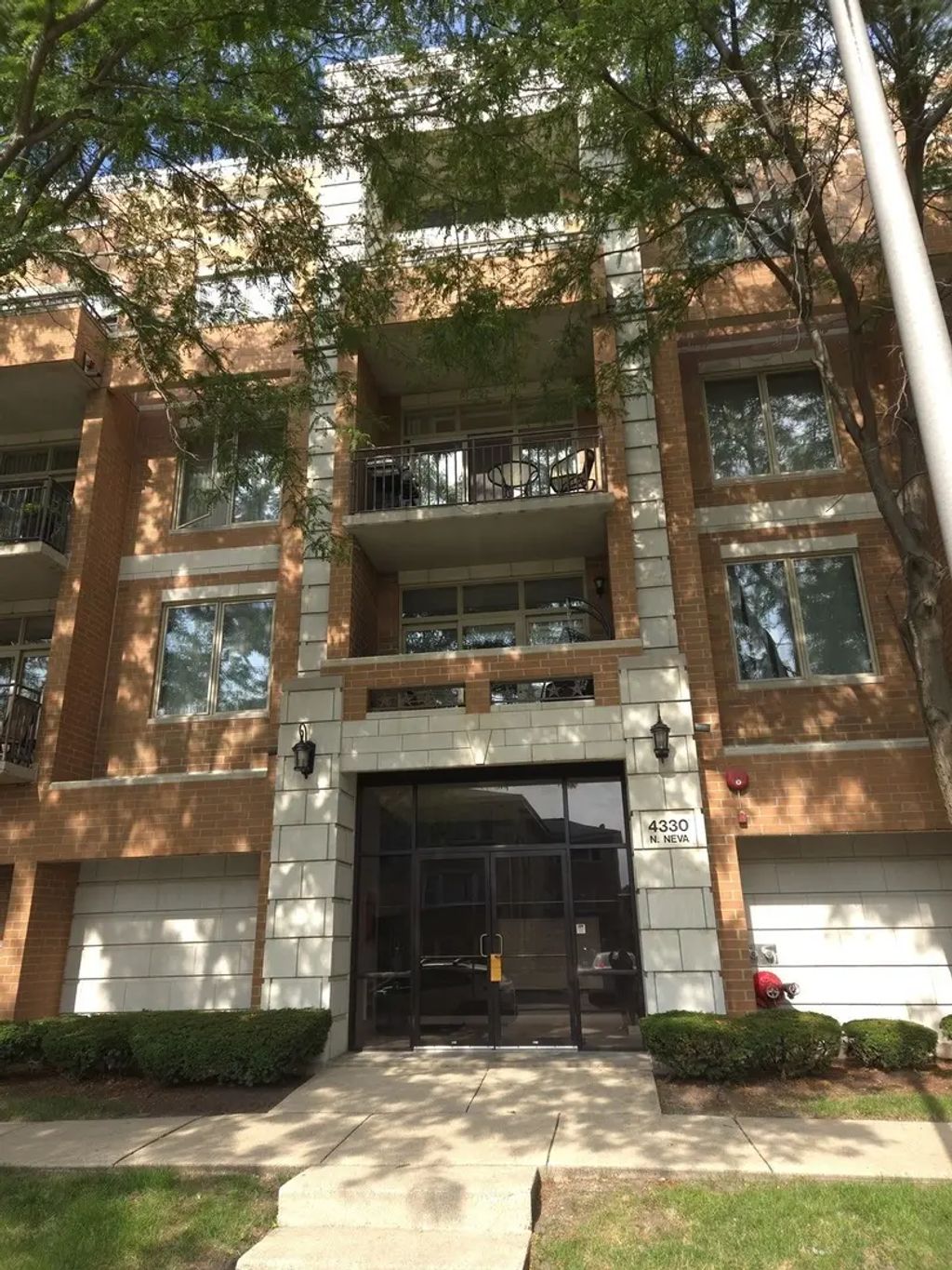 4330 N Neva Avenue 305, Norridge