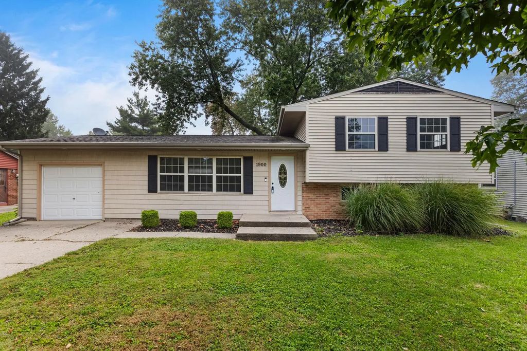 1900 Alder Lane, Champaign
