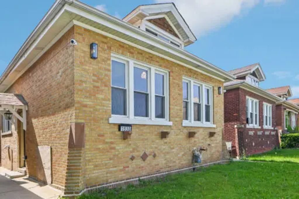 7930 S Kenwood Avenue, Chicago