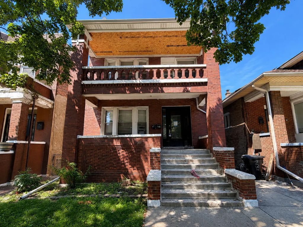 7638 S Carpenter Street, Chicago, 60620