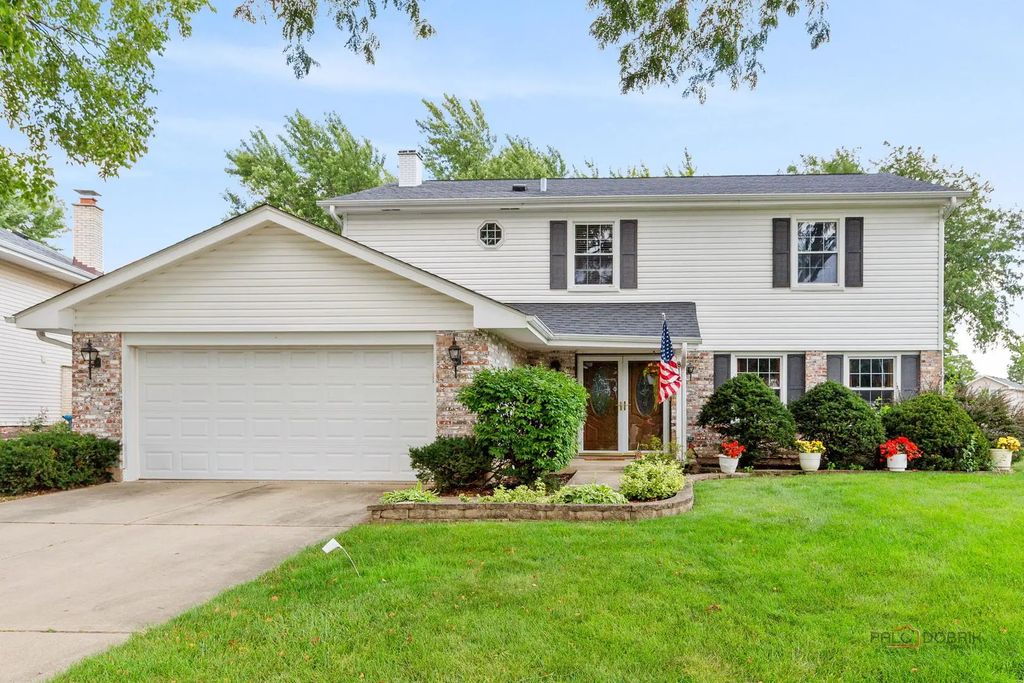 815 Claridge Court, Schaumburg