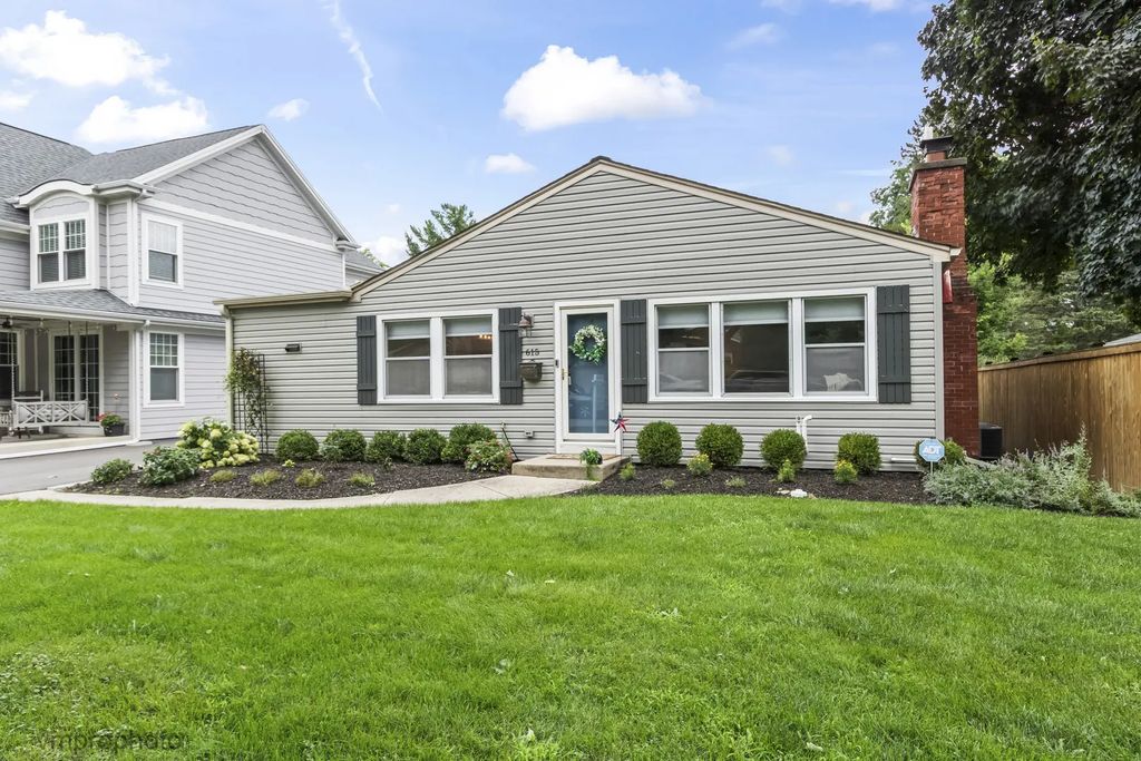 615 N Hickory Avenue, Arlington Heights