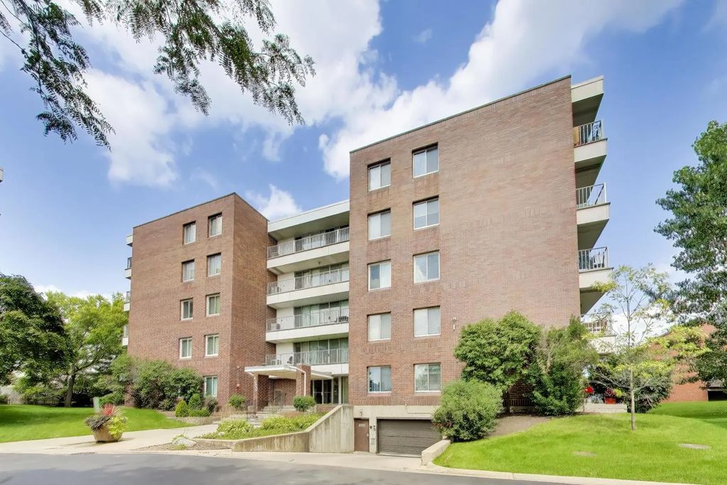 4000 Triumvera Drive 508, Glenview, 60025