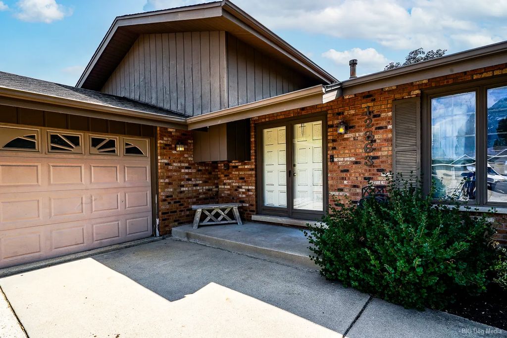 12363 Derby Lane, Orland Park
