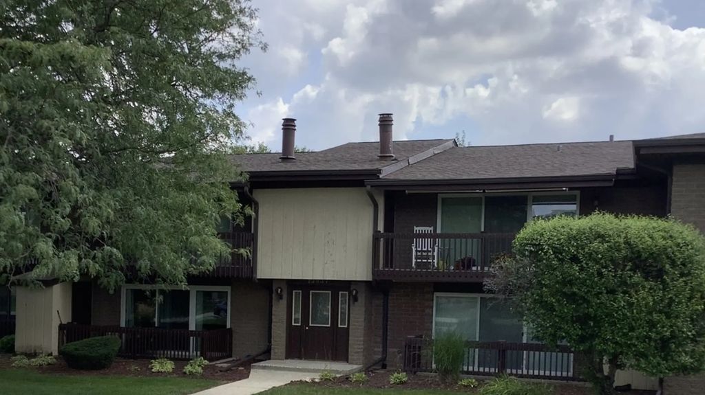 15837 Orlan Brook Drive 19, Orland Park