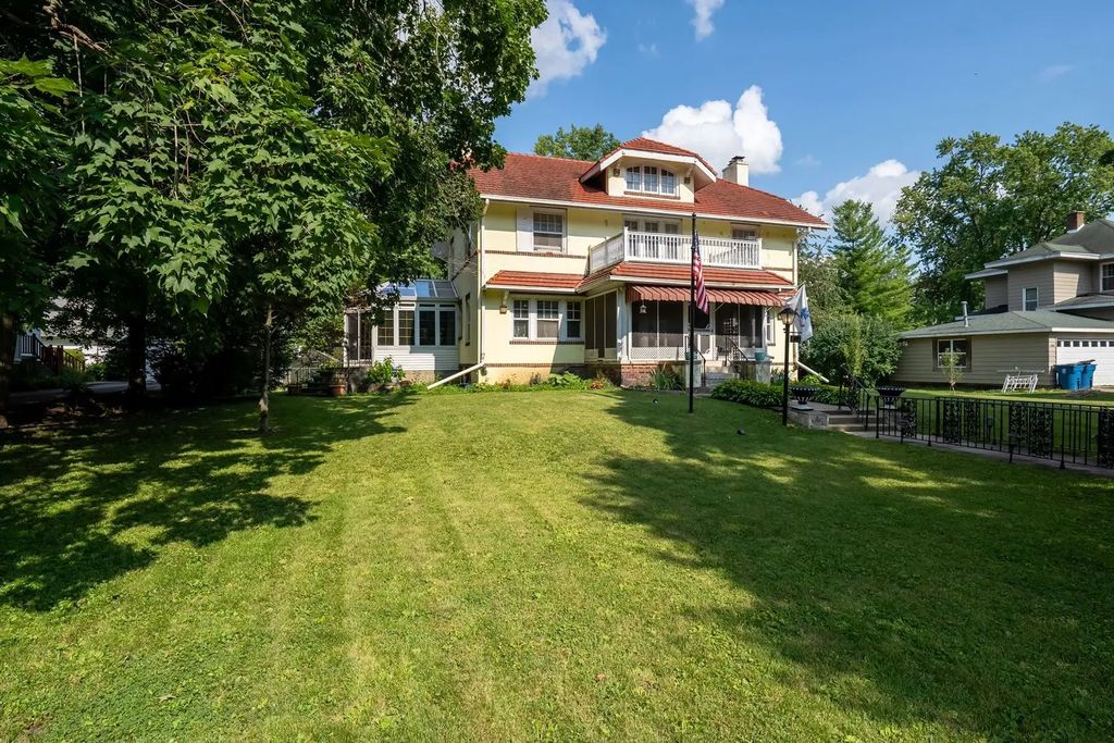 412 N Main Avenue, Minier