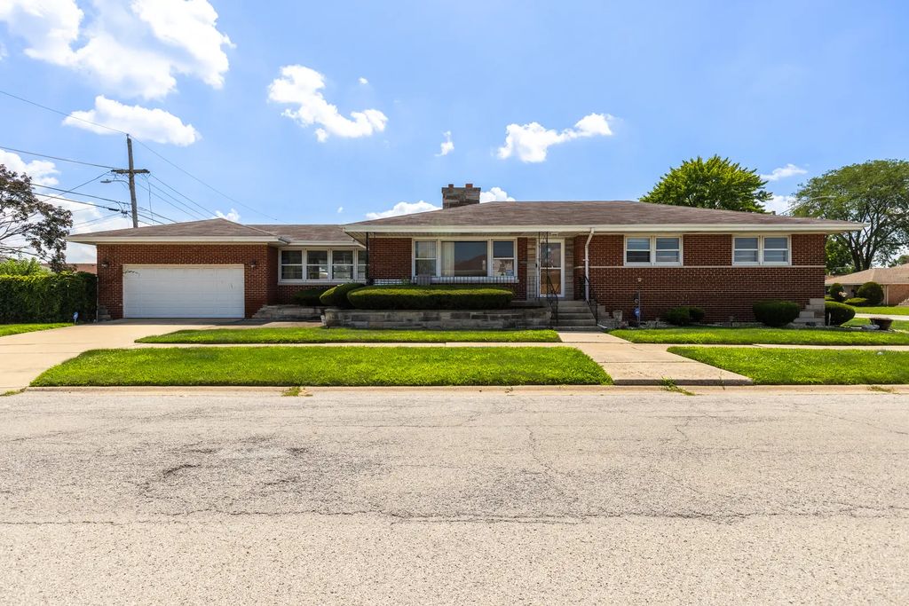 427 Luella Avenue, Calumet City