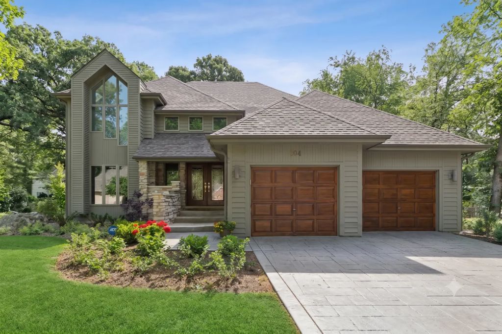 304 Apple River Drive, Naperville