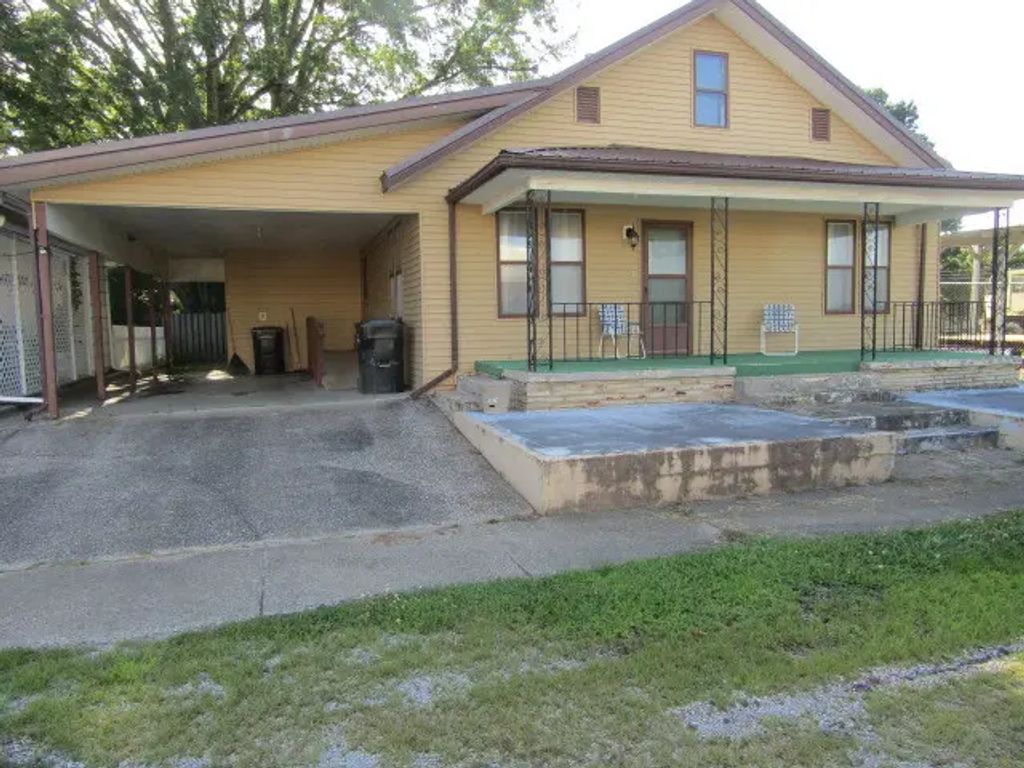 111 N Columbus Street, Golconda