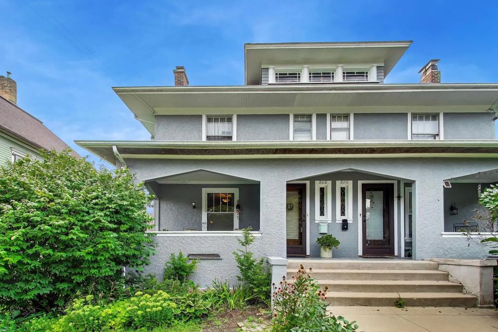 808 N Spring Street 808, Elgin